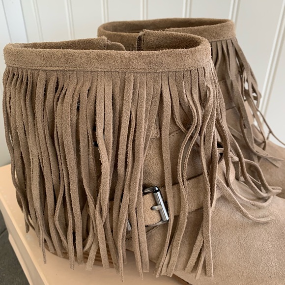 Never worn only tried on - Picture 5 of 6